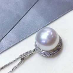 Takaramonobr 13.0-14.0 Mm White South Sea Pearl | Australia White Pearl & Diamond Pendant Mounted On 18K Gold