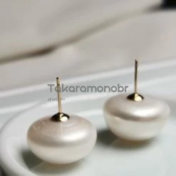 Takaramonobr Freshwater Pearls 15.0-16.0 Mm White Button Freshwater Pearl Earrings
