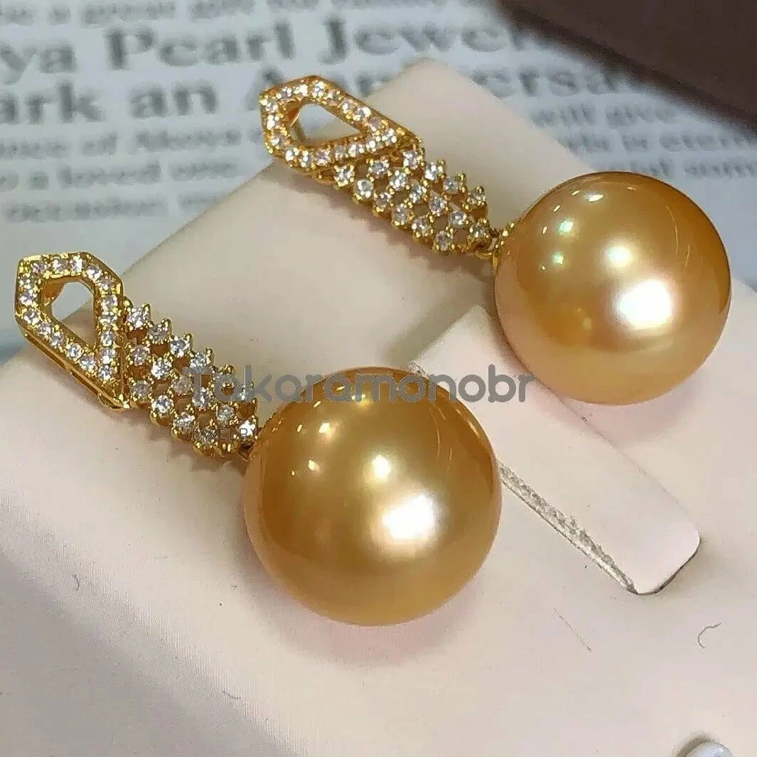 Brand new ๐ Takaramonobr Glimmer 13.0-14.0 Mm Golden South Sea Pearl & Diamond Earrings In Gold ๐คฉ 4 Takaramonobr Glimmer 13.0-14.0 Mm Golden South Sea Pearl & Diamond Earrings In Gold