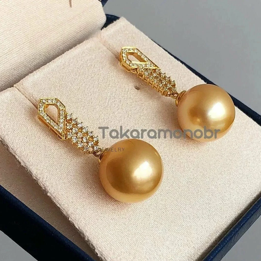 Brand new ๐ Takaramonobr Glimmer 13.0-14.0 Mm Golden South Sea Pearl & Diamond Earrings In Gold ๐คฉ 5 Takaramonobr Glimmer 13.0-14.0 Mm Golden South Sea Pearl & Diamond Earrings In Gold