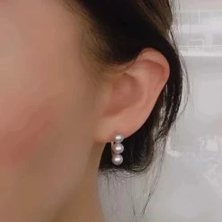 Takaramonobr Akoya Pearls 5.0-5.5 Mm White Akoya Tri-Pearl Pearl Hoops Earrings Mounted On 18K Gold