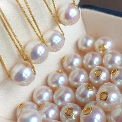 Takaramonobr White Akoya Floating Pearl Pendant With 18-Karat Yellow Gold Chain Akoya Pearls
