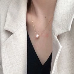 Takaramonobr White Akoya Floating Pearl Pendant With 18-Karat Yellow Gold Chain Akoya Pearls