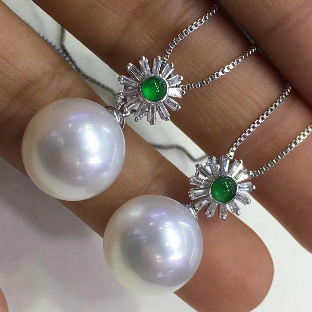 Budget ๐ Takaramonobr 13.0-14.0 Mm White South Sea Pearl & Diamond/Jade/Sapphire Pendant In 18K Gold ๐งจ 4 Takaramonobr 13.0-14.0 Mm White South Sea Pearl & Diamond/Jade/Sapphire Pendant In 18K Gold