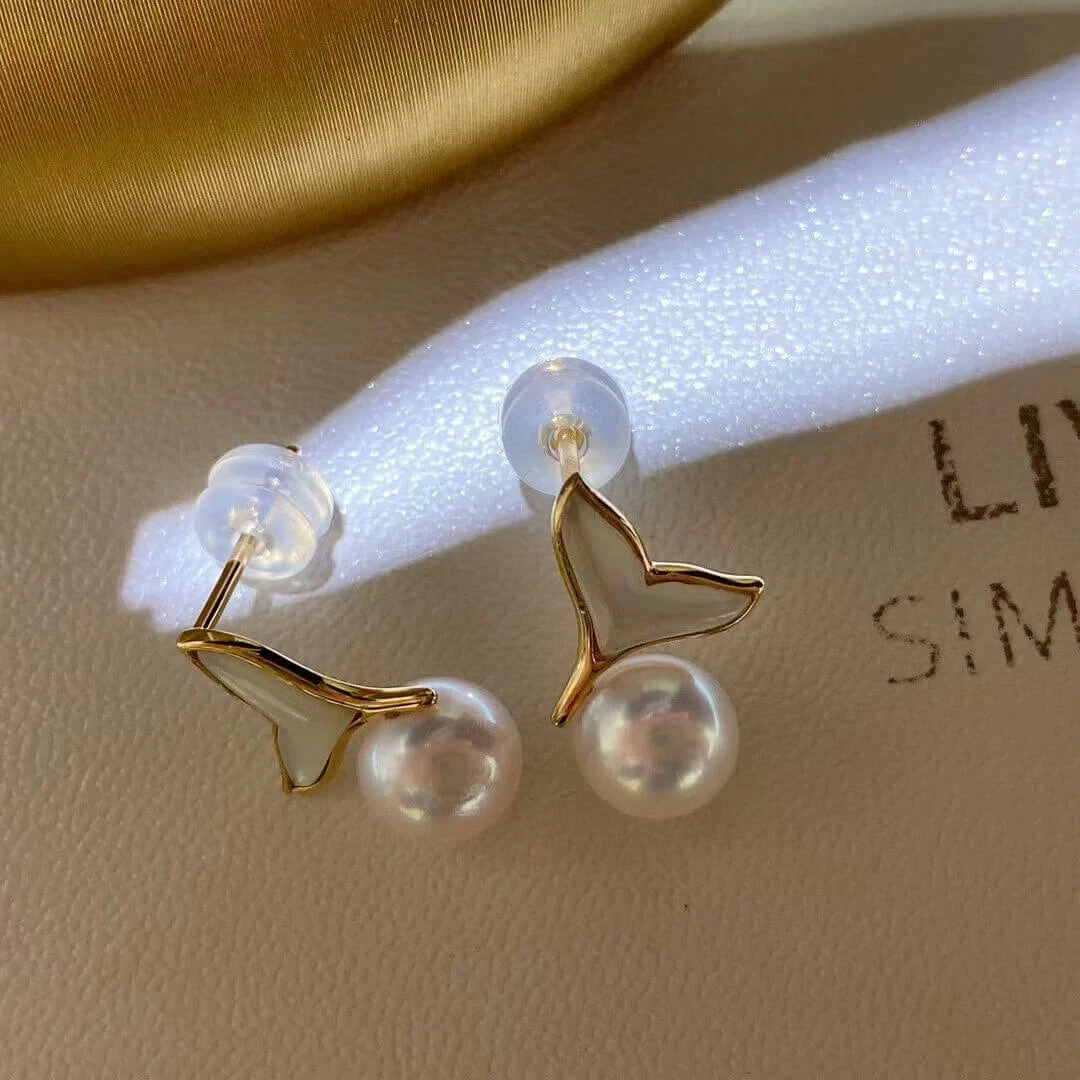 New π Takaramonobr 6.0-6.5 Mm Mermaid Whale Tail White Akoya Pearl Stud Earrings In 18-Karat Gold π 6 Takaramonobr 6.0-6.5 Mm Mermaid Whale Tail White Akoya Pearl Stud Earrings In 18-Karat Gold