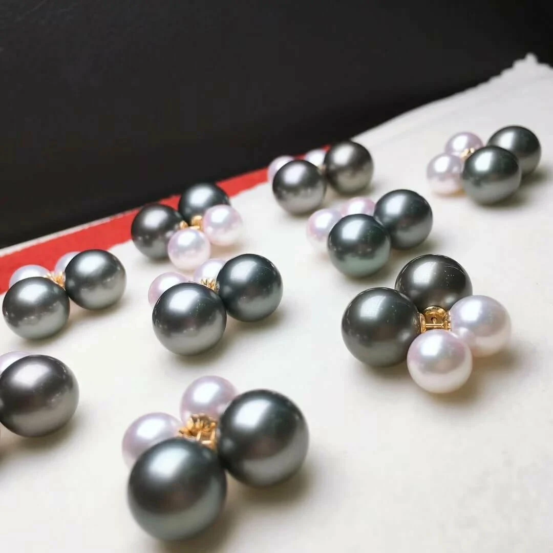 New ⭐ Takaramonobr Double Pearls Tahitian & Akoya Pearl Mounted On 18-Karat Yellow Gold ❤️ 5 Takaramonobr Double Pearls Tahitian & Akoya Pearl Mounted On 18-Karat Yellow Gold