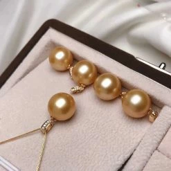 Top 10 ๐ Takaramonobr Twinkle Drop 12.0-13.0 Mm AAA Golden South Sea Pearl Pendant & Diamond In 18-Karat Yellow Gold ๐งจ 11 Takaramonobr Twinkle Drop 12.0-13.0 Mm AAA Golden South Sea Pearl Pendant & Diamond In 18-Karat Yellow Gold