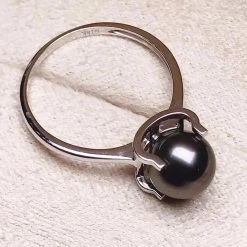 Takaramonobr Black Pearls Quadrant 7.0-8.0 Mm Tahitian Pearl Ring In 18K White Gold