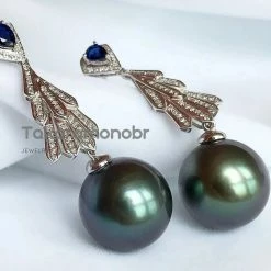Takaramonobr Black Pearls Plumage 13.0-14.0 Mm Tahitian Blue Green Pearl & Diamond Sapphire Earrings In G18k