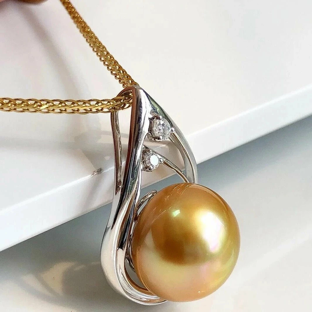 Hot Sale 🥰 Takaramonobr Eternity Of Love Giant 12.0-13.0 Mm Golden South Sea Pearl & Diamond Pendant 🌟 4 Takaramonobr Eternity Of Love Giant 12.0-13.0 Mm Golden South Sea Pearl & Diamond Pendant