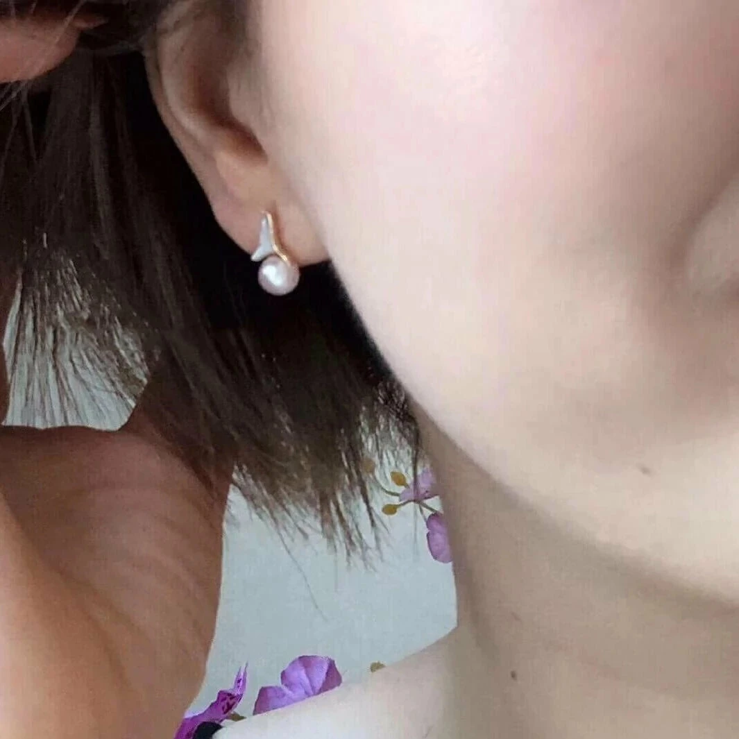 New π Takaramonobr 6.0-6.5 Mm Mermaid Whale Tail White Akoya Pearl Stud Earrings In 18-Karat Gold π 8 Takaramonobr 6.0-6.5 Mm Mermaid Whale Tail White Akoya Pearl Stud Earrings In 18-Karat Gold