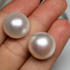 Takaramonobr Freshwater Pearls 15.0-16.0 Mm White Button Freshwater Pearl Earrings