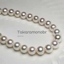 Takaramonobr 8.0-9.0 Mm White Freshadama Freshwater Pearl Necklace