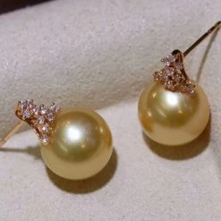 Takaramonobr Golden South Sea Pearls Crowned 10.0-11.0 Mm Golden South Sea Pearl & Diamond Stud Earrings In G18k