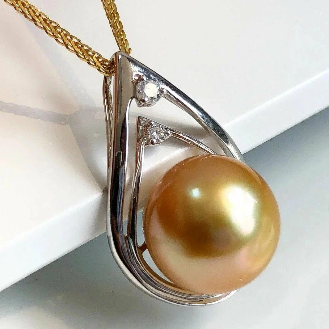 Hot Sale 🥰 Takaramonobr Eternity Of Love Giant 12.0-13.0 Mm Golden South Sea Pearl & Diamond Pendant 🌟 5 Takaramonobr Eternity Of Love Giant 12.0-13.0 Mm Golden South Sea Pearl & Diamond Pendant