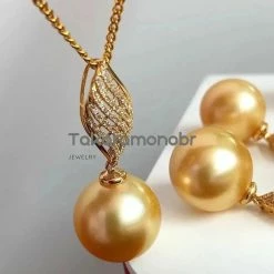 Takaramonobr 13.0-14.0 Mm Golden South Sea Pearl & Diamond Love Elegance Giant Pendant In 18-Karat Yellow Gold Golden South Sea Pearls