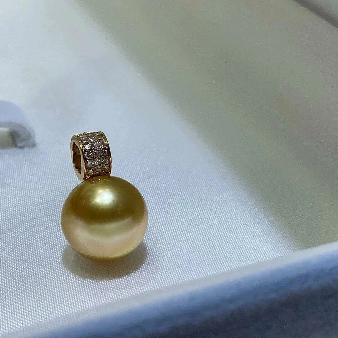 Wholesale 🔔 Takaramonobr 12.0-13.0 Mm Golden South Sea Pearl & Diamond Triumph Pendant In Gold ⌛ 4 Takaramonobr 12.0-13.0 Mm Golden South Sea Pearl & Diamond Triumph Pendant In Gold