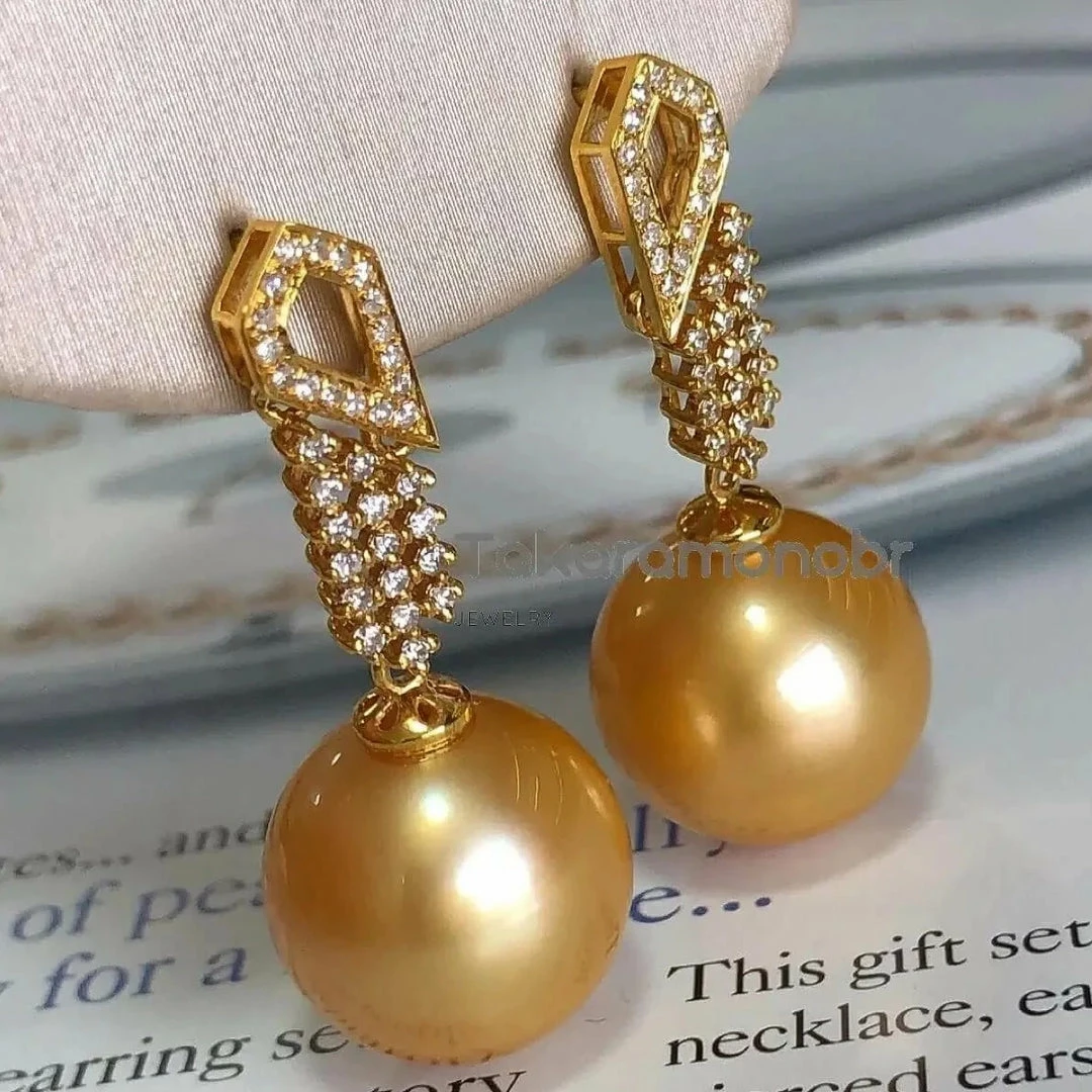 Brand new ๐ Takaramonobr Glimmer 13.0-14.0 Mm Golden South Sea Pearl & Diamond Earrings In Gold ๐คฉ 8 Takaramonobr Glimmer 13.0-14.0 Mm Golden South Sea Pearl & Diamond Earrings In Gold