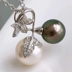Takaramonobr Double Pearls Series 11.0-13.0 Mm Tahitian Black Green Pearl & White South Sea Pearl Pendant With Diamond