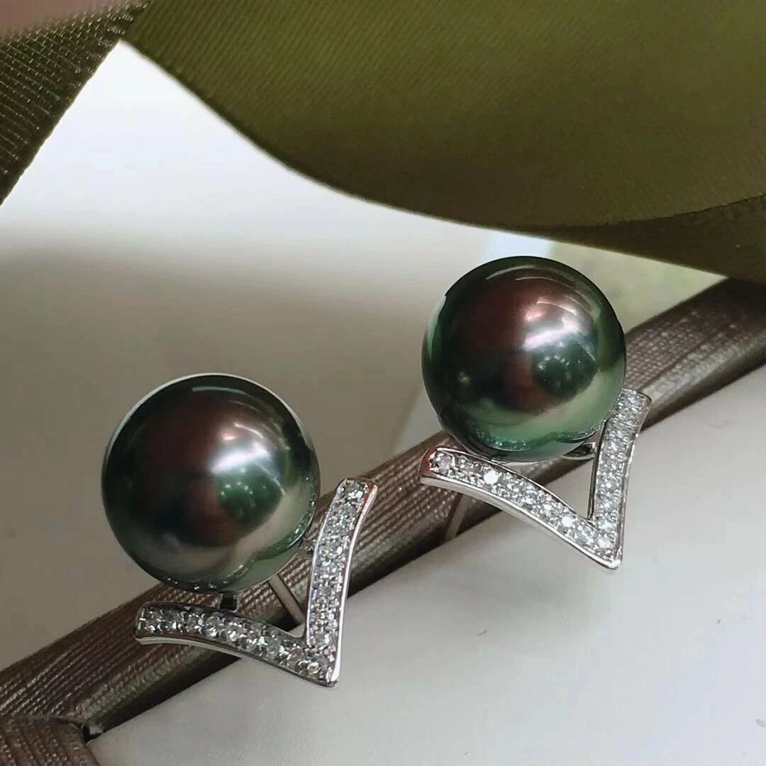 Discount βοΈ Takaramonobr V Collection 10.0-11.0 Mm Tahitian Black Green Pearl & Diamond Stud Earrings Peacock Pearls 𧨠5 Takaramonobr V Collection 10.0-11.0 Mm Tahitian Black Green Pearl & Diamond Stud Earrings Peacock Pearls