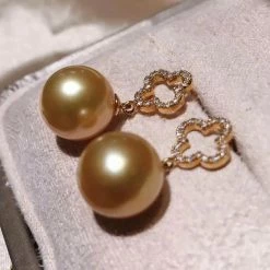 Top 10 ๐ Takaramonobr Square Cross AAA 10.0-11.0 Mm Golden South Sea Pearl & Diamond Dangle Earrings ๐คฉ 9 Takaramonobr Square Cross AAA 10.0-11.0 Mm Golden South Sea Pearl & Diamond Dangle Earrings