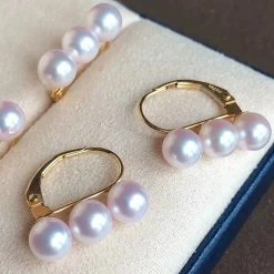 Takaramonobr Akoya Pearls 5.0-5.5 Mm White Akoya Tri-Pearl Pearl Hoops Earrings Mounted On 18K Gold