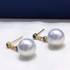 Discount โญ Takaramonobr Pearl Earrings Blue Rain 9.0-10.0 Mm White South Sea Pearl Sapphire Earrings In Gold With Diamonds ๐ 10 Takaramonobr Pearl Earrings Blue Rain 9.0-10.0 Mm White South Sea Pearl Sapphire Earrings In Gold With Diamonds