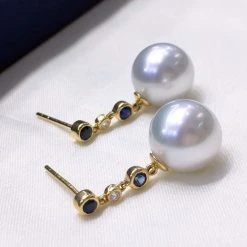 Discount โญ Takaramonobr Pearl Earrings Blue Rain 9.0-10.0 Mm White South Sea Pearl Sapphire Earrings In Gold With Diamonds ๐ 9 Takaramonobr Pearl Earrings Blue Rain 9.0-10.0 Mm White South Sea Pearl Sapphire Earrings In Gold With Diamonds