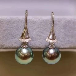 Takaramonobr 8.0-9.0 Mm Tahitian Black Pearl Stiletto Diamonds Pearl Earrings