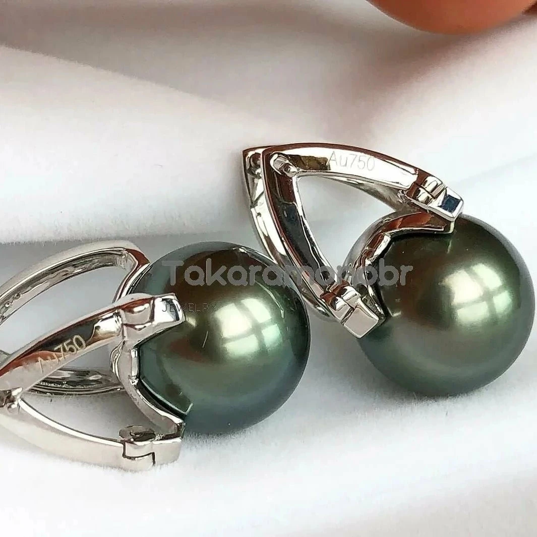 Best Sale 👍 Takaramonobr Black Pearls Pyramid Collection 12.0-13.0 Mm Tahitian Black Green Pearl & Diamond Earrings In G18K 😉 4 Takaramonobr Black Pearls Pyramid Collection 12.0-13.0 Mm Tahitian Black Green Pearl & Diamond Earrings In G18K