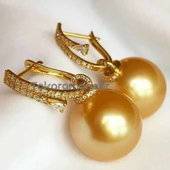 Takaramonobr Diamond Huggie And Detachable Pearl Drop Earrings - 13.0-14.0 Mm Golden South Sea Pearl