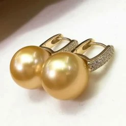 Best Pirce 😉 Takaramonobr 13.0-14.0 Mm Fixed Square Edge Diamond And Golden South Sea Pearl Hoop Earrings Different Pearl Type In Same Style 😍 13 Takaramonobr 13.0-14.0 Mm Fixed Square Edge Diamond And Golden South Sea Pearl Hoop Earrings Different Pearl Type In Same Style