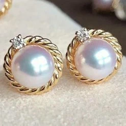 Takaramonobr Akoya Pearls Detachable 5.5-6.0 Mm White Akoya Pearl Earrings With Diamonds In 18K Gold