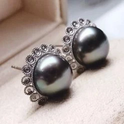 Takaramonobr Sunrise 11.0-12.0 Mm Tahitian Black Pearl Stud Earrings With Diamond Mounted On 18K White Gold