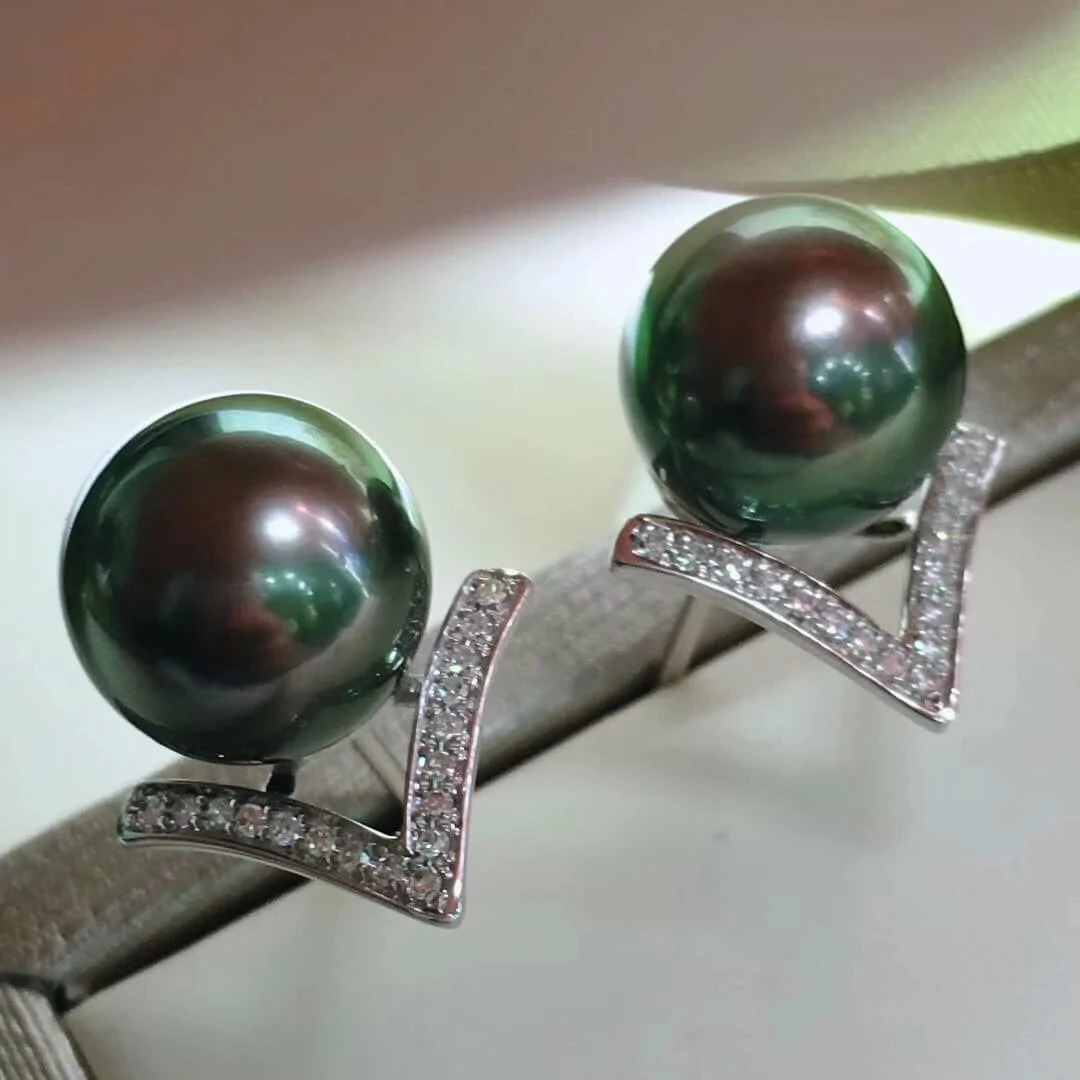 Discount βοΈ Takaramonobr V Collection 10.0-11.0 Mm Tahitian Black Green Pearl & Diamond Stud Earrings Peacock Pearls 𧨠6 Takaramonobr V Collection 10.0-11.0 Mm Tahitian Black Green Pearl & Diamond Stud Earrings Peacock Pearls