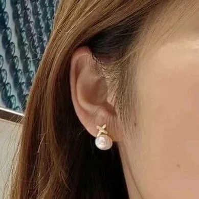 Best Pirce 🎁 Takaramonobr Akoya Pearls X Collection 8.5-9.0 Mm Akoya Pearl With Diamonds Stud Earrings Mounted On 18K Yellow Gold ⭐ 8 Takaramonobr Akoya Pearls X Collection 8.5-9.0 Mm Akoya Pearl With Diamonds Stud Earrings Mounted On 18K Yellow Gold
