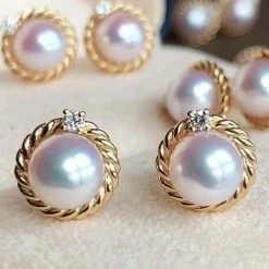 Takaramonobr Akoya Pearls Detachable 5.5-6.0 Mm White Akoya Pearl Earrings With Diamonds In 18K Gold